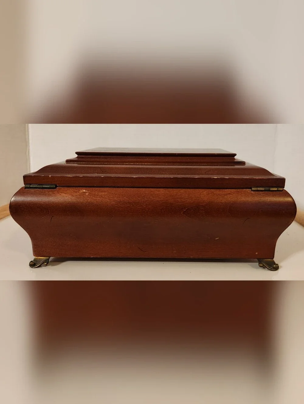 Vintage 1998 Bombay Company Musical Jewelry Box Model 083 Cherry Wood Sankyo